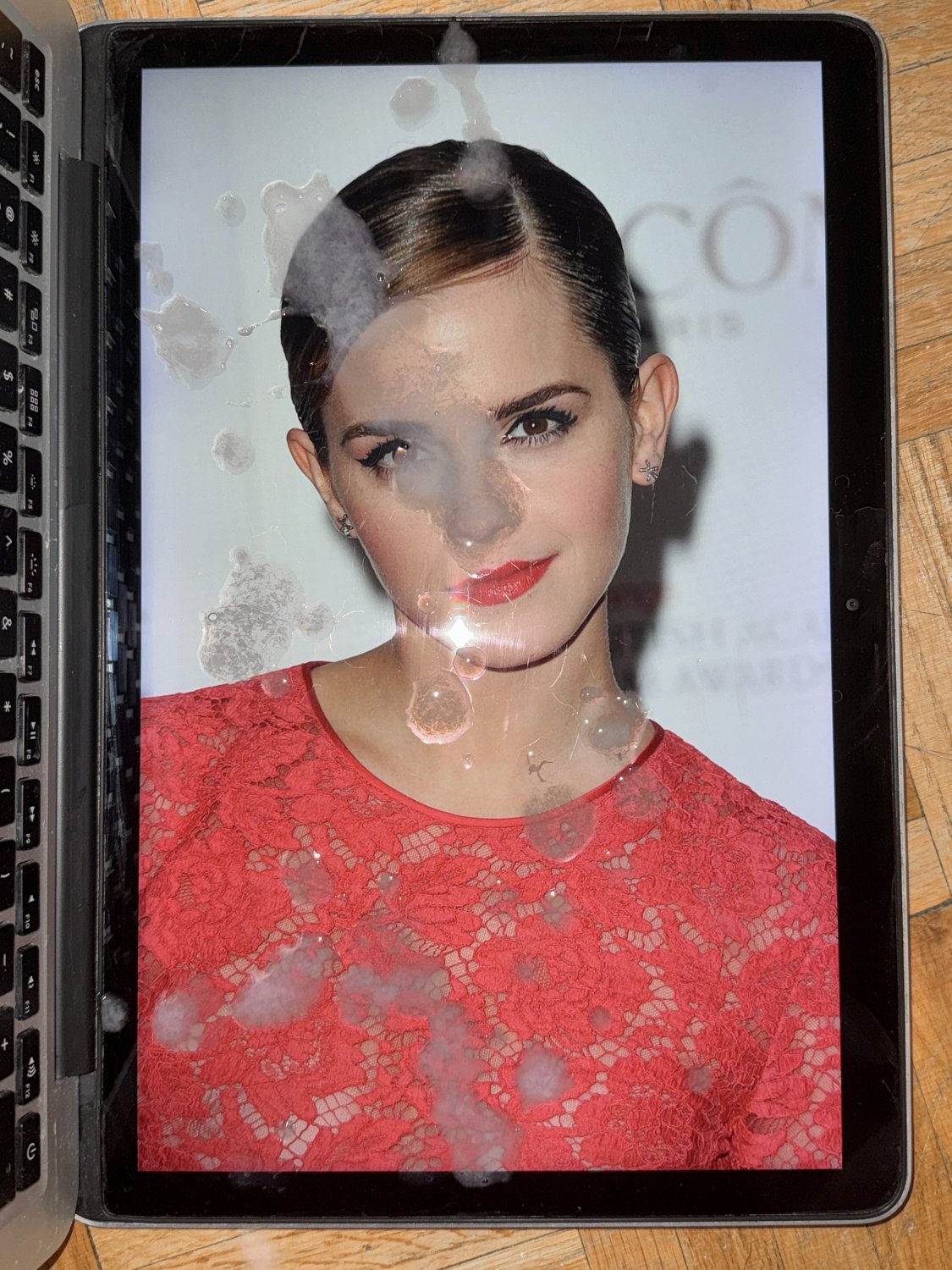 0LGwBd8a Emma Watson Cum Tribute 051 02.jpg